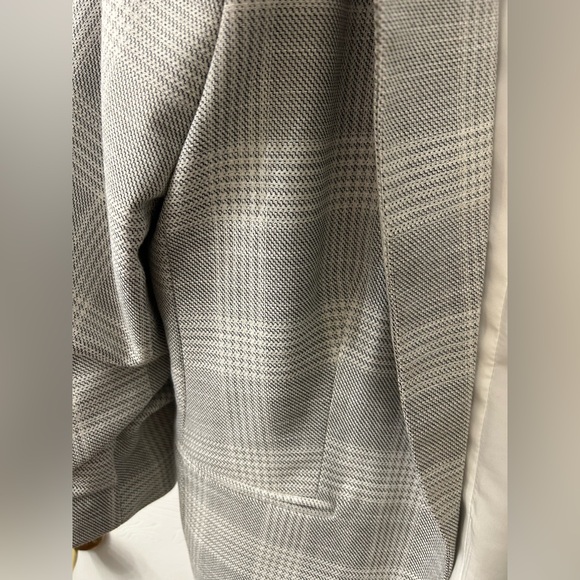 H&M gathered sleeve blazer jacket in light gray plaid - Picture 8 of 10